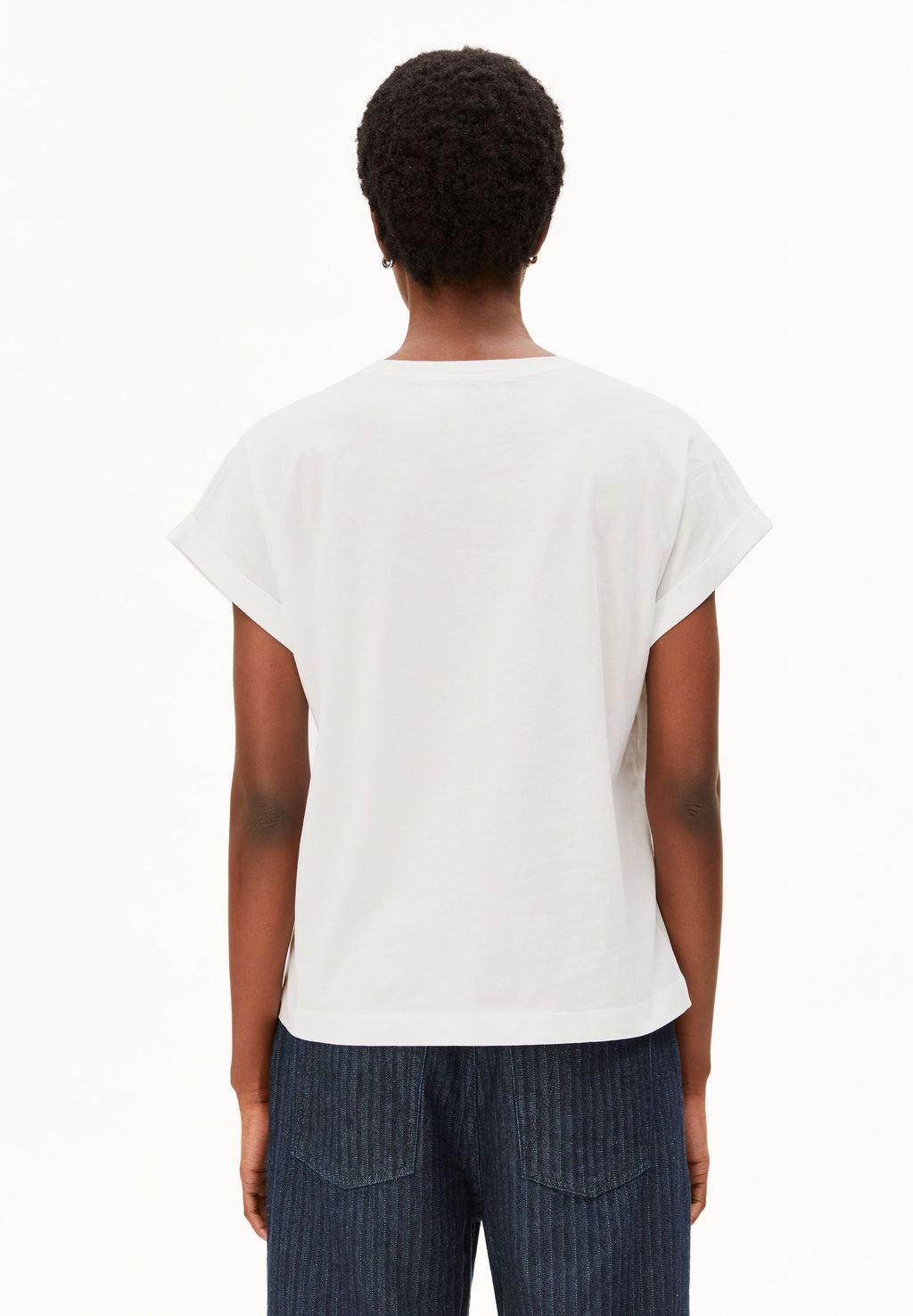 Nueva Camiseta IDAARA Blanca | Elegante, básica y atemporal.
