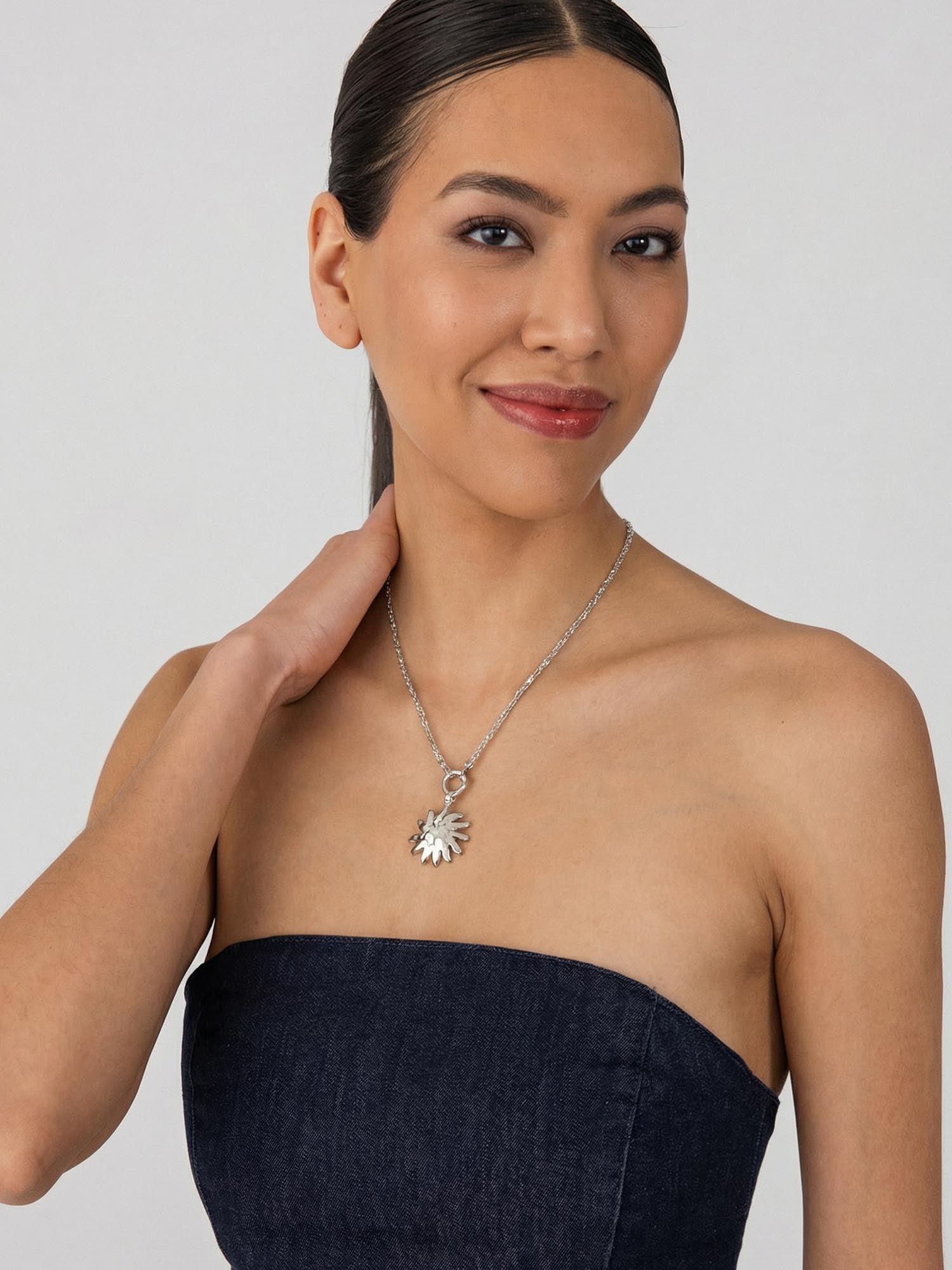 Maikai | Collar con colgante elegante