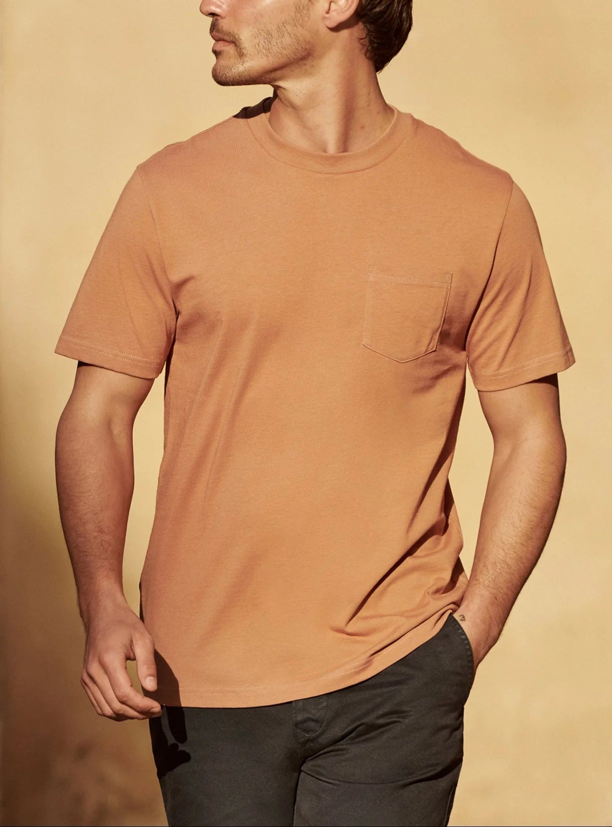 Mitch | Camiseta de Sencillez y Estilo
