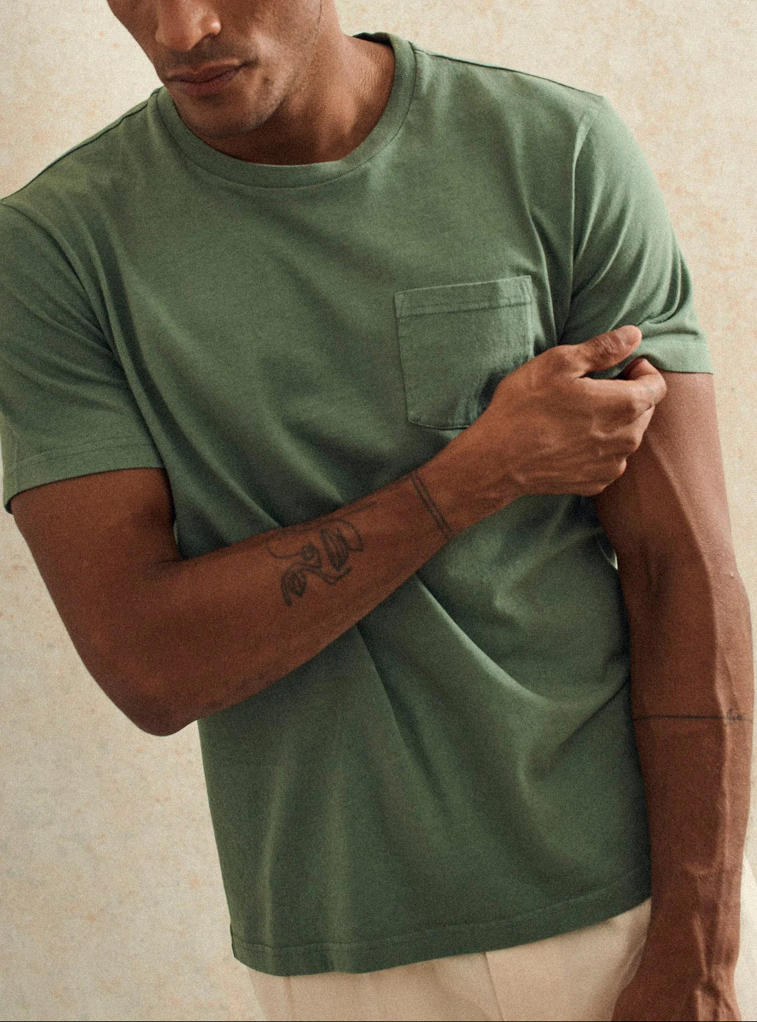 Mitch | Camiseta de Sencillez y Estilo