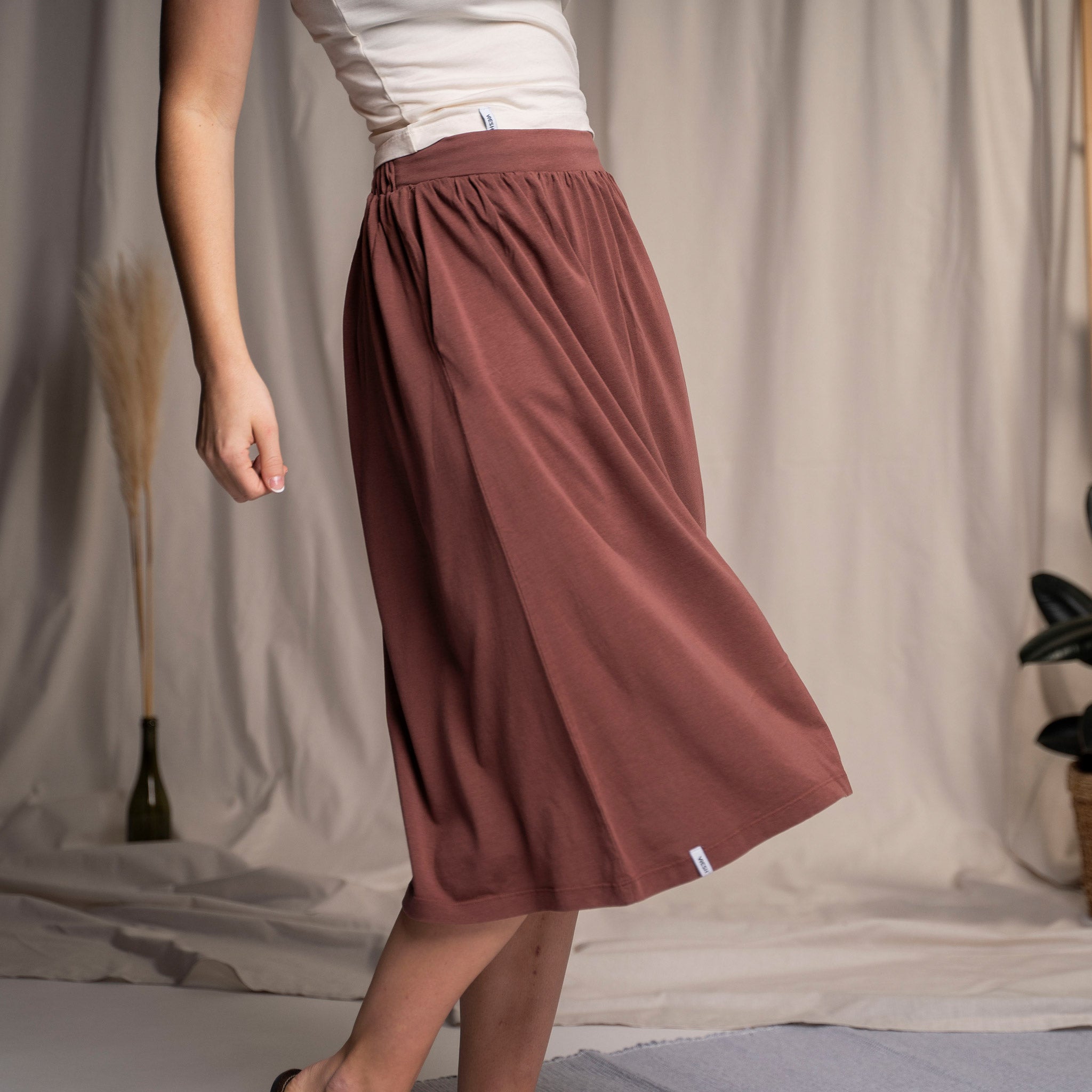Velipa | Falda Midi de Movimiento y Estilo